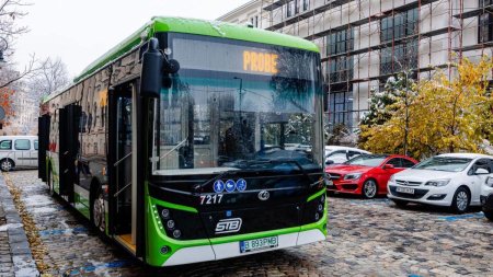 Nicusor Dan: Sase autobuze electrice circula pe linia 368