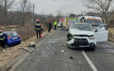 Accident cu 6 victime, intre care 3 copii, in Targu Mures. Doua masini s-au ciocnit violent