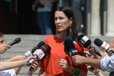 Clotilde Armand anunta ca inchide Primaria Sectorului 1, pentru ca nu mai are bani de functionare: Consilierii locali PNL-PSD au luat banii si i-au dat la Catedrala Mantuirii