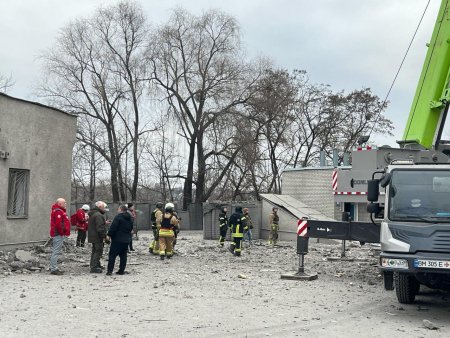 Rusii au lansat un atac cu rachete asupra unui spital din orasul Sumi, soldat cu morti si raniti, potrivit autoritatilor ucrainene | VIDEO