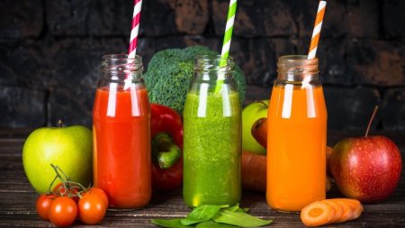 Patulina poate duce la cancer! Riscurile contaminarii cu substanta periculoasa gasita in smoothie-urile retrase dintr-un lant de supermarketuri