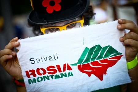 Campania ,,Rosia Montana” critica rolul nefast al politicienilor in dosarul proiectului minier esuat: „Drepturile rosienilor si ale cetatenilor romani nu sunt negociabile”