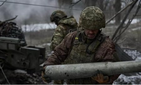 Rusia sustine ca a ucis sute de soldati ucraineni cu o „bomba cu vid”. Reactia Ucrainei