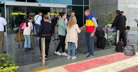 11 cetateni romani si membri de familie, evacuati din Fasia Gaza