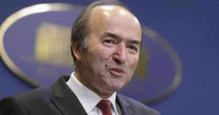 Fostul ministru Tudorel Toader a pierdut sefia celei mai vechi universitati din Romania. Alegerile, marcate de scandaluri