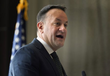 Surpriza: Premierul irlandez Leo Varadkar isi anunta demisia