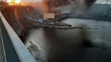 Incendiu la cel mai mare baraj hidroelectric al Ucrainei dupa lovituri ruse cu rachete. Vor sa ne distruga energia