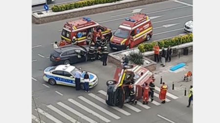 O autospeciala SMURD s-a rasturnat in Capitala. Trei persoane, intre care si un copil, au fost transportate la spital