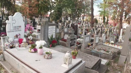 Un barbat din Suceava si-a dezgropat prietenul mort pentru ca l-a visat si i-ar fi spus ca este inca viu