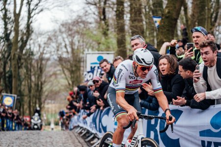 Mathieu van der Poel, regele pavatelor din Paris-Roubaix