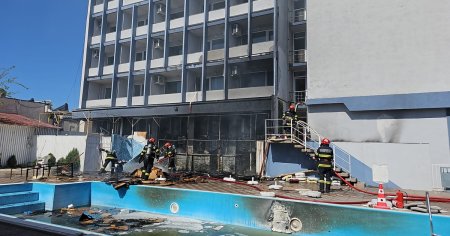 Incendiu la Hotel Parc din Mamaia. Toti oamenii s-au autoevacuat