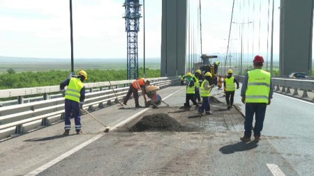 Golden Gate de Romania a devenit un permanent santier. Noile probleme aparute la podul de la Braila