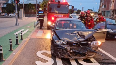 Accident grav la Alba Iulia. Trei victime au ajuns la spital, printre care si un copil