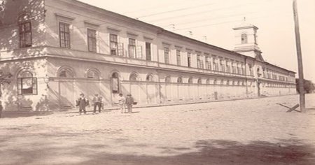 <span style='background:#EDF514'>UN SPITAL DIN ROMANIA</span>, care in anul 1836 avea doua saloane, se modernizeaza. Este o bijuterie arhitecturala