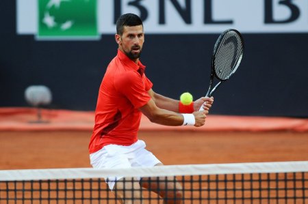 Novak Djokovic, despre starea sa de sanatate: Sunt la hotel, stau cu o punga de gheata