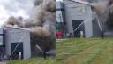 Incendiu violent, la hala unui producator de <span style='background:#EDF514'>TAMPLARIE PVC</span> din Suceava. Mesaj Ro-Alert transmis de autoritati
