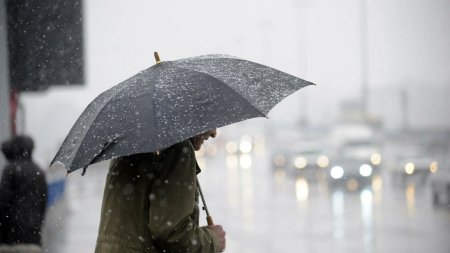 Cod galben de ploi si vijelii in mai multe judete din tara. Care sunt zonele afectate