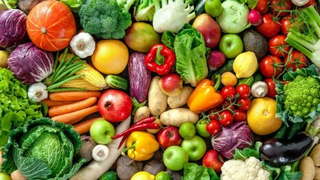 Studiu: O dieta bogata in fructe si legume poate reduce sansele de raspandire a cancerului de <span style='background:#EDF514'>PROSTATA</span>