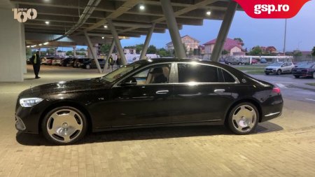 FCU Craiova - Hermannstadt » A sosit Adrian Mititelu in masina sa Mercedes-<span style='background:#EDF514'>MAYBACH</span> S 680, bolid care costa peste 230.000 de dolari.