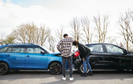 Si taxati, si cu banii luati! Romanii vor achita si o coplata la repararea masinilor, pe langa polita RCA. Proiect de lege