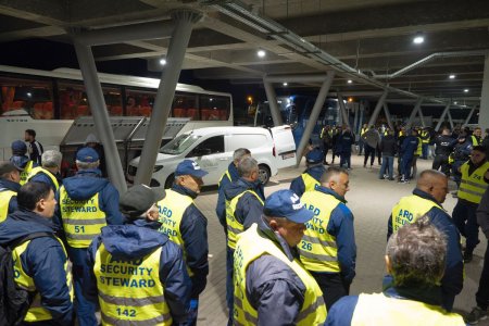 Retrogradarea lui FCU Craiova in 30 de puncte » Amandinele centralului Barbu, huliganii din peluza, dezamagirea lui Mititelu si nervii juniorului