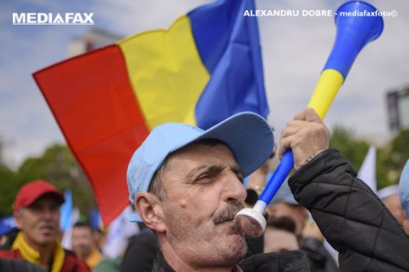 Protest spontan al salariatilor din aparatul de lucru al guvernului