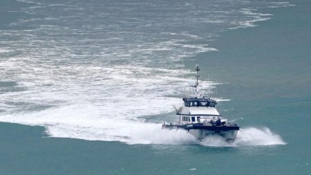 Barbat surprins de Garda de Coasta, in timp ce pescuia <span style='background:#EDF514'>STURIONI</span> in Marea Neagra
