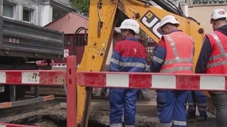 Panica in Bucuresti, dupa ce o strada intens circulata s-a surpat din cauza unei conducte avariate