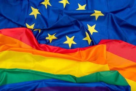 Sondaj: Persoanele LGBTIQ din UE se confrunta cu mai putina <span style='background:#EDF514'>DISCRIMINARE</span>, dar cu mai multa violenta