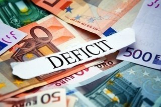 Romania a avut in primele trei luni din 2024 un deficit de cont curent de 3,94 miliarde euro, in scadere usoara de la nivelul de 3,96 miliarde euro din perioada similara din 2023