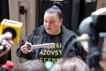 Delegatia Ucrainei la Eurovision a fost amendata dupa ce a purtat tricouri cu mesaje prin care cerea eliberarea luptatorilor de la Azovstal