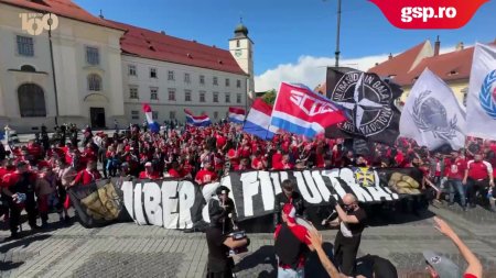 FINALA CUPEI ROMANIEI » Corvinul Hunedoara - Otelul Galati. Suporterii galateni fac spectacol in Piata Mare din Sibiu