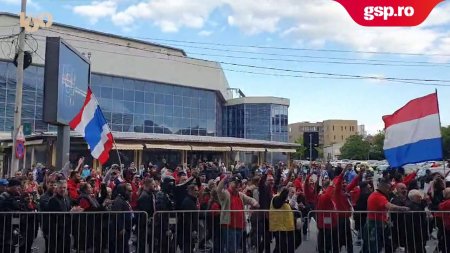 FINALA CUPEI ROMANIEI. Galeria Otelului a ajuns la stadion » Suporterii canta alaturi de Cristian Sirghi