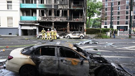 <span style='background:#EDF514'>TREI MORTI</span> si 16 raniti, intr-o explozie la parterul unui bloc din Dusseldorf: Parca a fost o bomba!