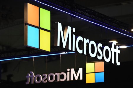 Microsoft vrea sa isi aduca in SUA angajatii cheie din China: Inteligenta Artificiala duce tensiunile dintre SUA si China pe muchie de cutit