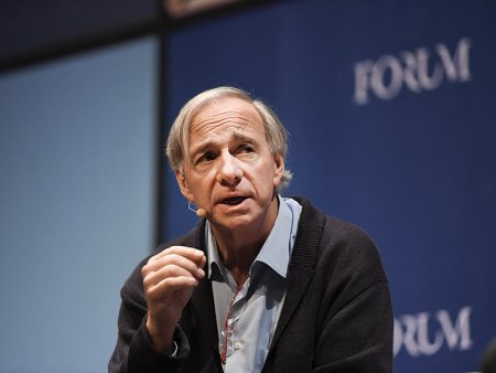 Avertisment sumbru de la Ray Dalio, legendarul investitor din spatele Bridgewater, unul dintre cele mai mari <span style='background:#EDF514'>FONDURI DE INVESTITII</span>: Lumea este mult prea indatorata. Exista riscul real al unui razboi civil