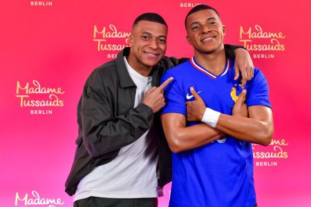 Kylian Mbappe si-a intalnit sosia. Imagini fabuloase!