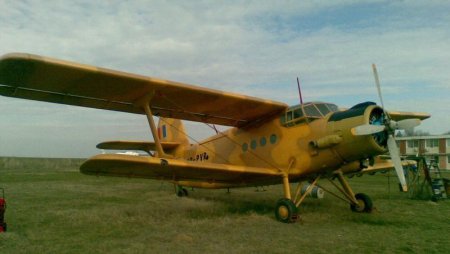 Accidentul aviatic dezvaluie practicile controversate din MApN: Parasutistii si echipajul de zbor, in pericol din cauza inchirierii avioanelor AN-2 scoase din uz