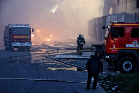 Zona rezidentiala din Harkov, lovita cu o racheta. Doi copii si trei adulti au fost raniti