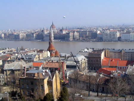 Doi morti si cinci disparuti dupa o presupusa coliziune cu o ambarcatiune pe Dunare, in Ungaria