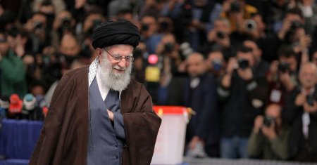 Elicopterul presedintelui Iranului, Ebrahim Raisi, a avut o aterizare fortata in munti. La TV se spun rugaciuni