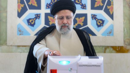 Niciun supravietuitor: De ce s-a prabusit elicopterul presedintelui iranian Ebrahim Raisi?