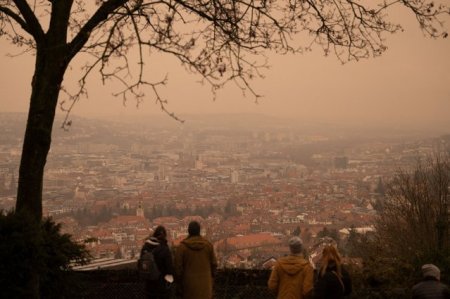 Un nou val de praf saharian ajunge in Romania. ANM: Depunerile de praf vor putea fi observate in mai multe zone