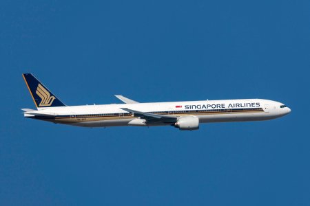 Un mort si zeci de raniti intr-un zbor Londra-Singapore, in urma unor turbulente puternice. Avionul, un Boeing 777, a aterizat de urgenta la Bangkok