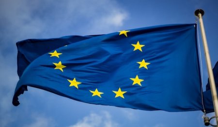 Statele UE au aprobat marti prima lege majora din lume pentru inteligenta artificiala