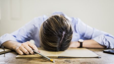 Simptomele neobisnuite ale burnout-ului, care te fac sa crezi ca suferi de boli grave