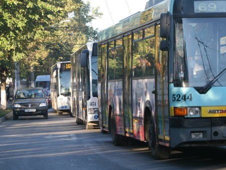 <span style='background:#EDF514'>PRIMARIA BRASOV</span> investeste 11,6 mil. lei in amenajarea unor benzi de circulatie dedicate transportului in comun