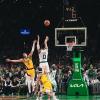 A inceput finala Estului in NBA cu Boston <span style='background:#EDF514'>CELTICS</span> victorioasa dupa prelungiri