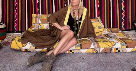 <span style='background:#EDF514'>DANA SAVUICA</span> i-a innebunit pe tunisieni cu picioarele ei. A hranit camilele, a vizitat Medina si s-a bucurat de mancarea traditionala