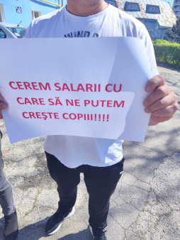 Miting de protest al angajatilor de la Agentiile pentru Protectia Mediului, Oficiul Registrului Comertului, Arhivele Nationale, CNCD si din Sport si Tineret, in Piata Victoriei/ Sindicalistii cer inlaturarea inechitatilor salariale